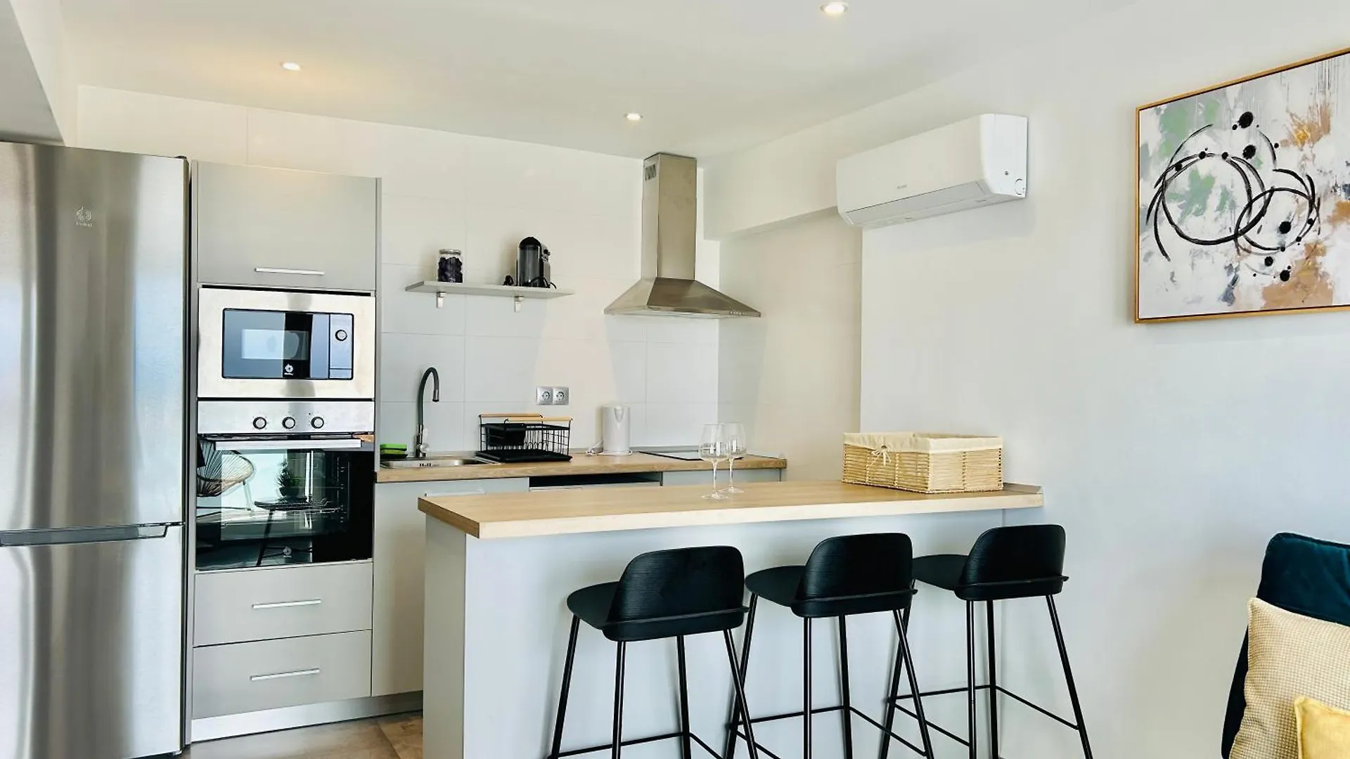Stylish Sea-View Apartment Benalmadena